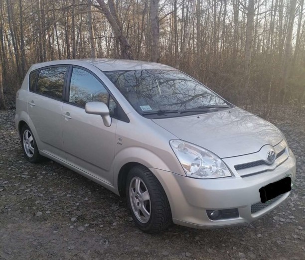 Toyota Corolla Verso II (E121), 7 мест, 2004 г.