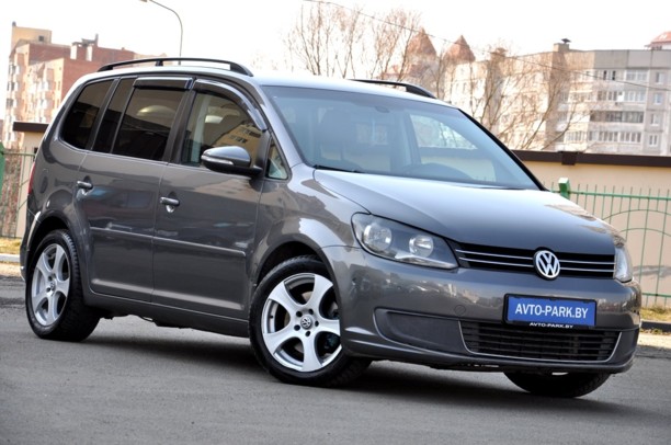 Volkswagen Touran II, 7 мест, 2010 г.