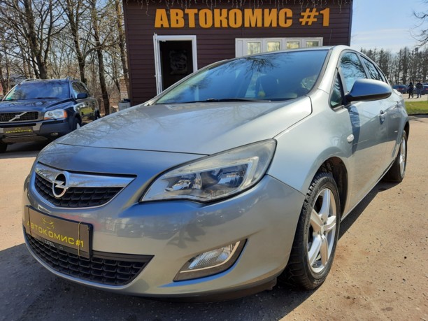 Opel Astra J, 2010 г.