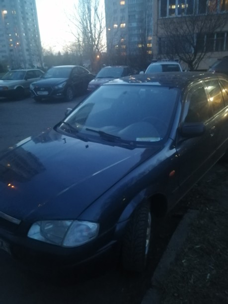 Mazda 323F, 1999 г.