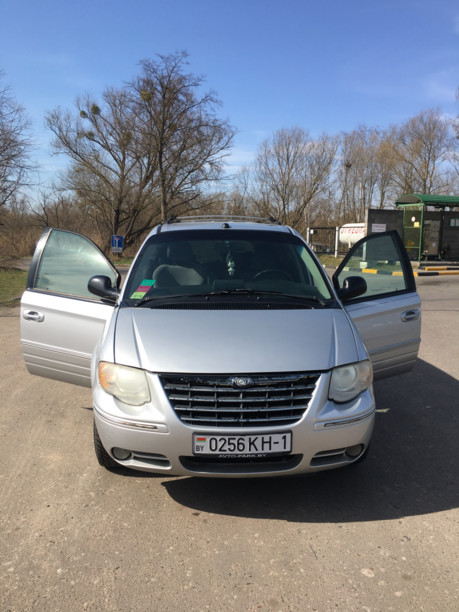 Chrysler Town and Country IV, 7 мест, 2004 г.