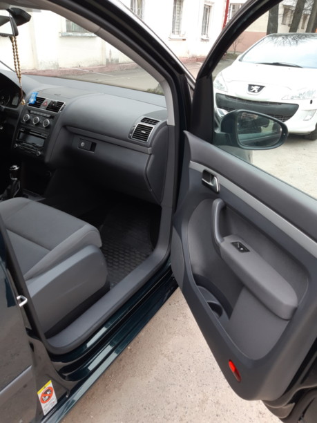 Volkswagen Touran II, 5 мест, 2013 г.