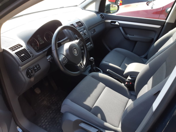 Volkswagen Touran II, 5 мест, 2013 г.