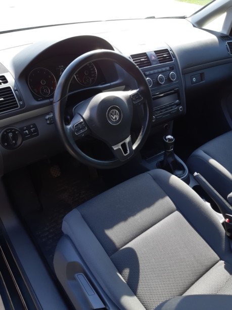 Volkswagen Touran II, 5 мест, 2013 г.