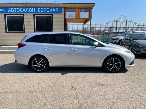 Toyota Auris II (E180) · Рестайлинг, 2017 г.