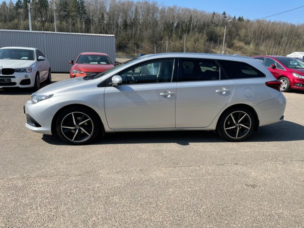 Toyota Auris II (E180) · Рестайлинг, 2017 г.