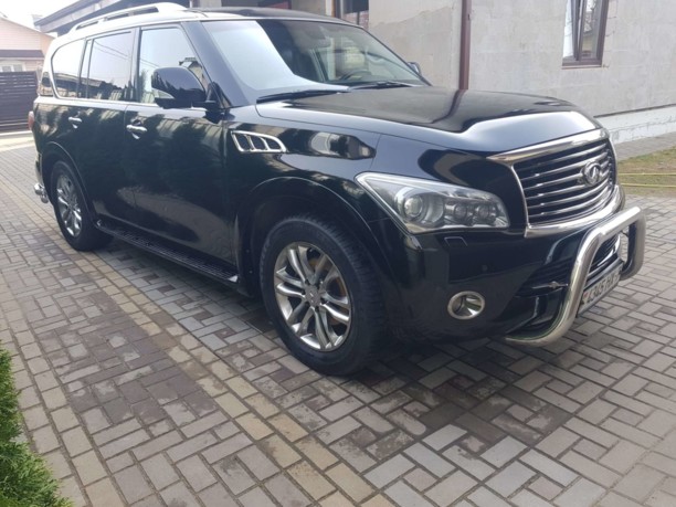 Infiniti QX56 II, 7 мест, 2011 г.
