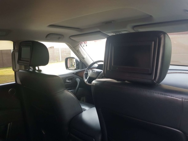 Infiniti QX56 II, 7 мест, 2011 г.