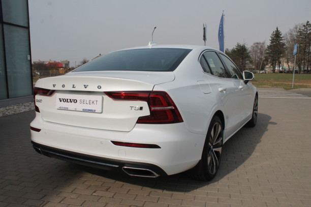 Volvo S60 II · Рестайлинг, 2020 г.