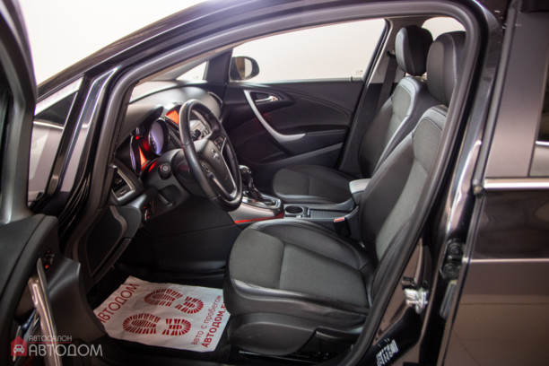 Opel Astra J · Рестайлинг, 2012 г.