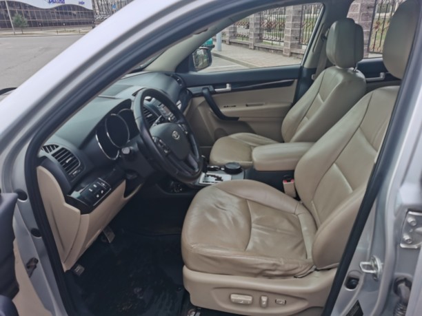 Kia Sorento II, 7 мест, 2010 г.