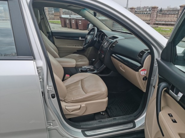 Kia Sorento II, 7 мест, 2010 г.