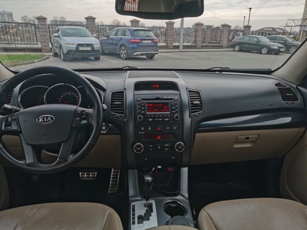 Kia Sorento II, 7 мест, 2010 г.