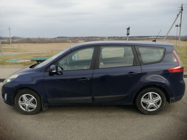Renault Grand Scenic III, 5 мест, 2010 г.