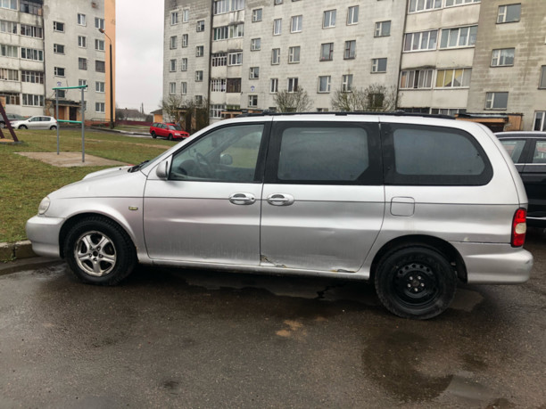 Kia Carnival I, 7 мест, 2000 г.
