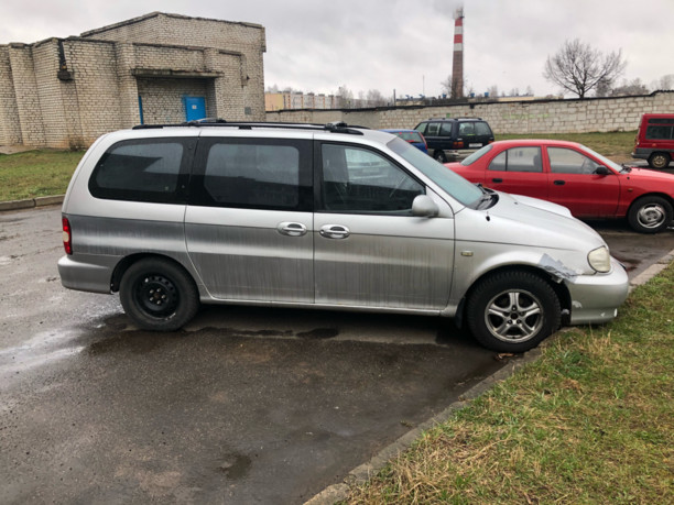Kia Carnival I, 7 мест, 2000 г.
