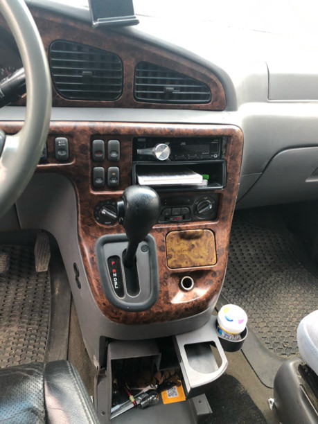 Kia Carnival I, 7 мест, 2000 г.