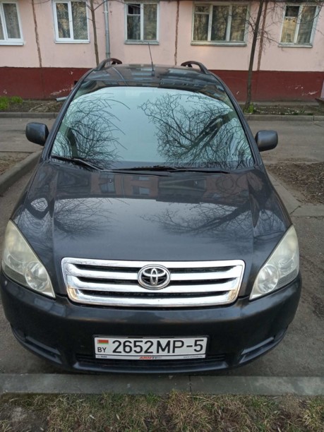 Toyota Avensis Verso I, 5 мест, 2002 г.