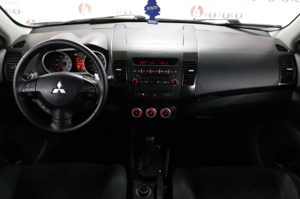 Mitsubishi Outlander XL, 7 мест, 2007 г.