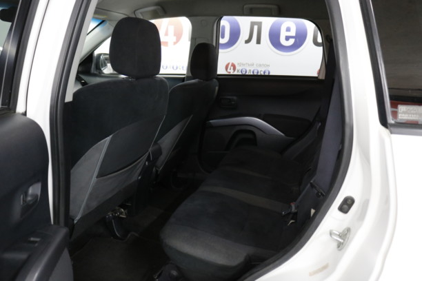 Mitsubishi Outlander XL, 7 мест, 2007 г.