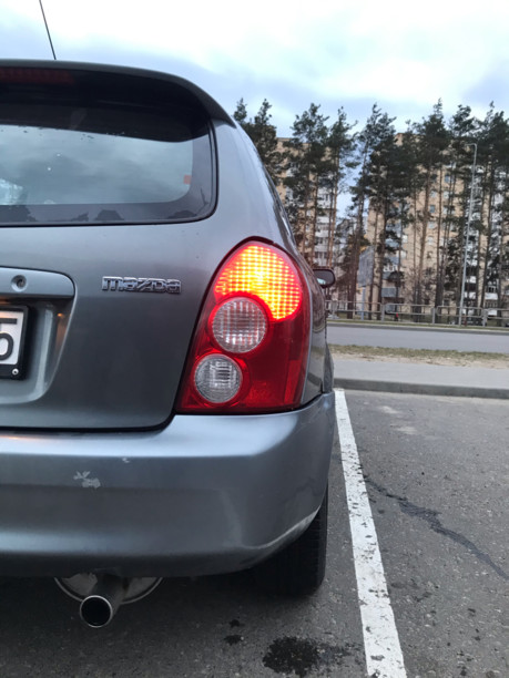 Mazda 323F, 2002 г.