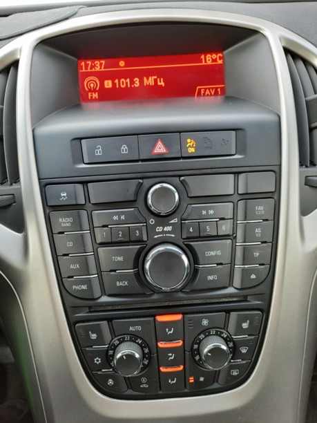 Opel Astra J, 2010 г.