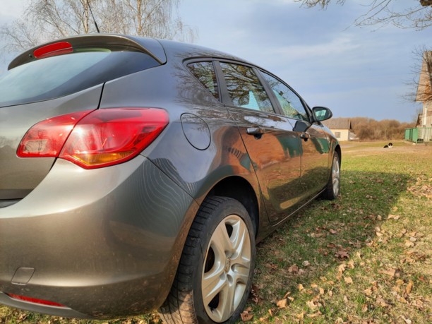 Opel Astra J, 2010 г.