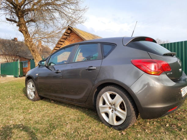 Opel Astra J, 2010 г.