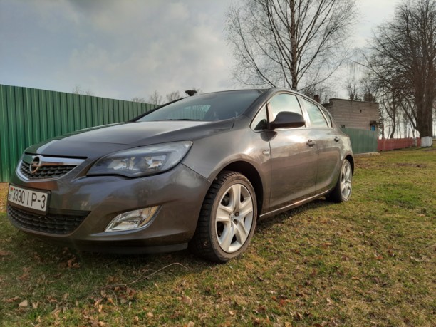Opel Astra J, 2010 г.