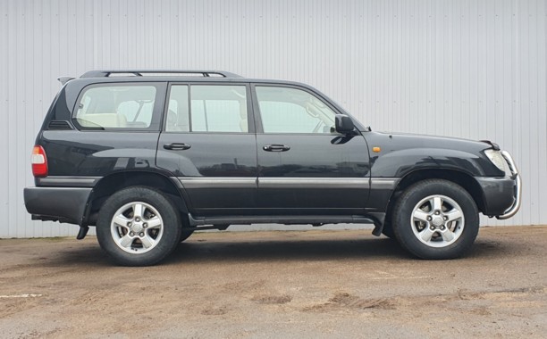 Toyota Land Cruiser J100 · 2-й рестайлинг, 7 мест, 2006 г.