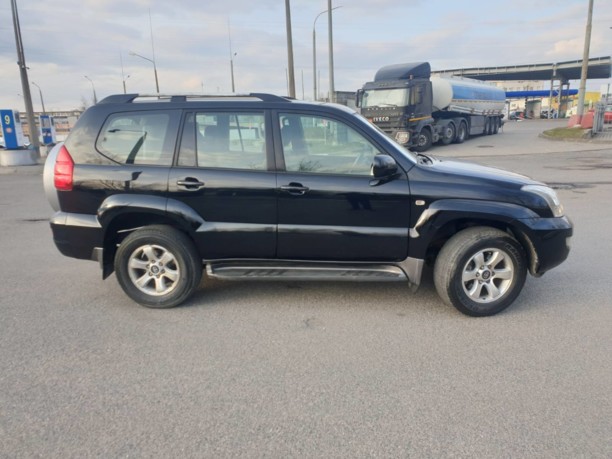 Toyota Land Cruiser Prado J120, 7 мест, 2007 г.