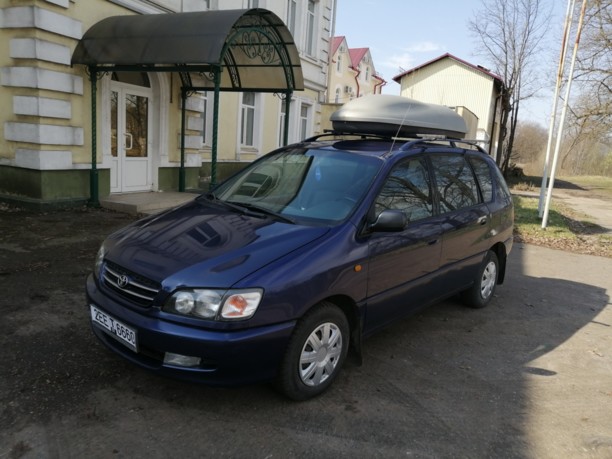 Toyota Picnic, 7 мест, 2000 г.