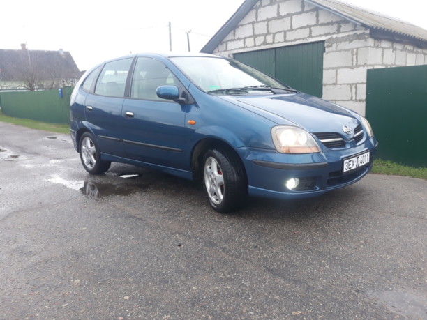 Nissan Almera Tino, 2001 г.