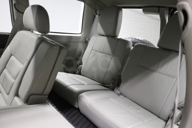 Nissan Patrol Y61, 7 мест, 2003 г.