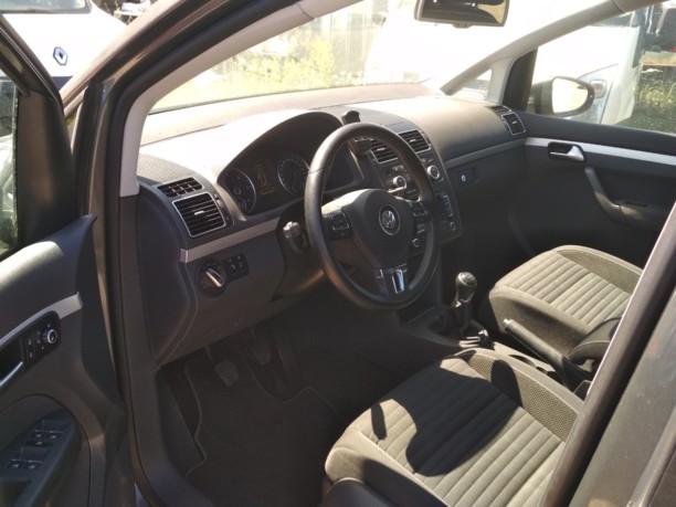 Volkswagen Touran II, 5 мест, 2014 г.
