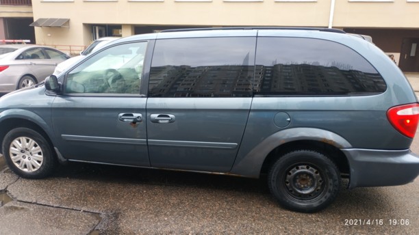 Chrysler Town and Country IV, 7 мест, 2005 г.