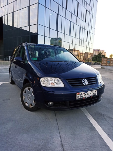 Volkswagen Touran I, 7 мест, 2005 г.