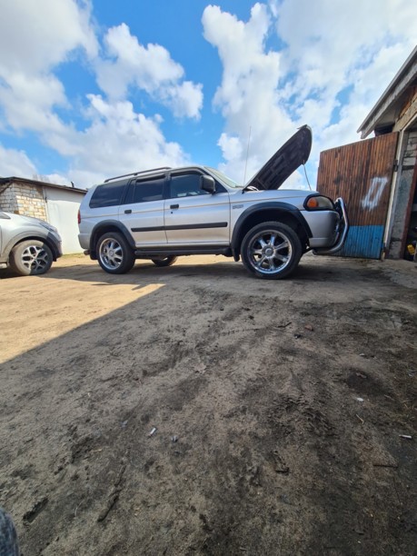 Mitsubishi Montero III, 5 мест, 2002 г.