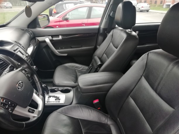 Kia Sorento II, 5 мест, 2011 г.