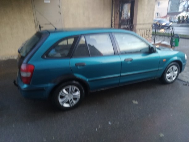 Mazda 323F, 1998 г.