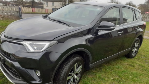 Toyota RAV4 IV (XA40) · Рестайлинг, 5 мест, 2017 г.