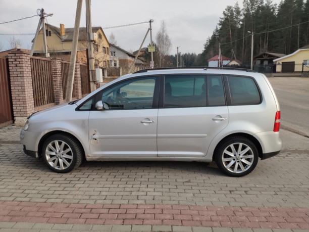Volkswagen Touran I, 5 мест, 2006 г.
