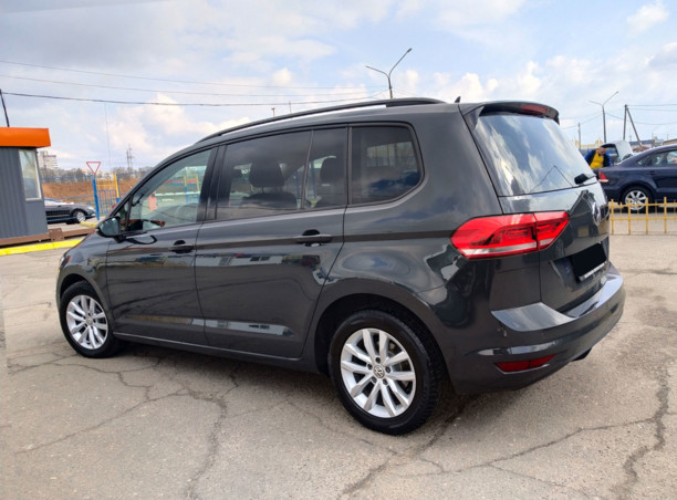 Volkswagen Touran III, 5 мест, 2017 г.