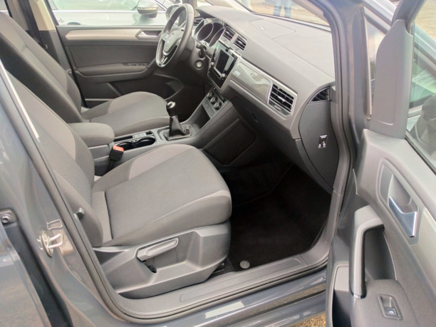 Volkswagen Touran III, 5 мест, 2017 г.