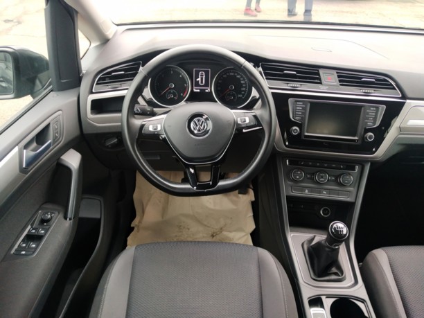 Volkswagen Touran III, 5 мест, 2017 г.