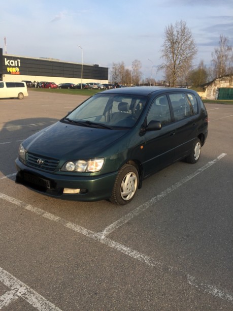 Toyota Picnic, 7 мест, 1999 г.