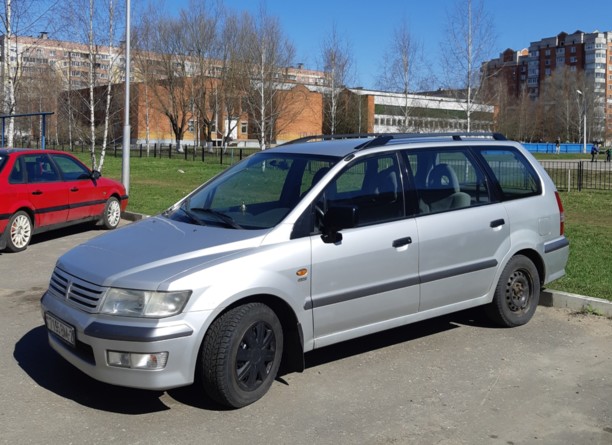 Mitsubishi Space Wagon Typ N50, 7 мест, 2000 г.