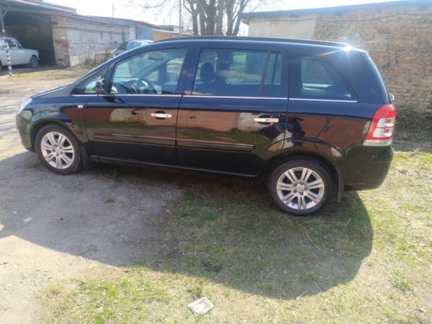 Opel Zafira B · Рестайлинг, 7 мест, 2010 г.