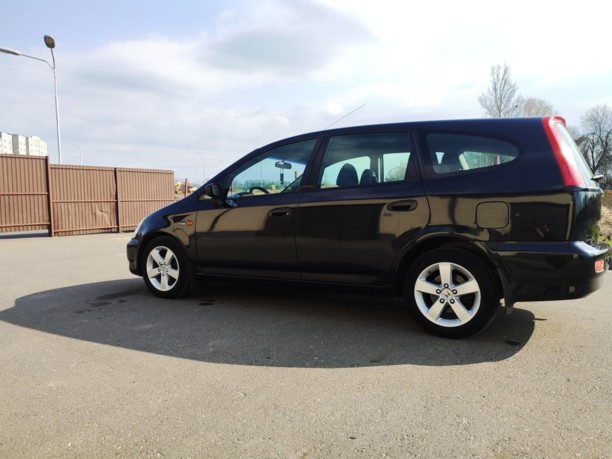 Honda Stream I, 7 мест, 2001 г.