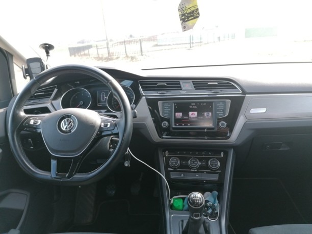 Volkswagen Touran III, 7 мест, 2016 г.